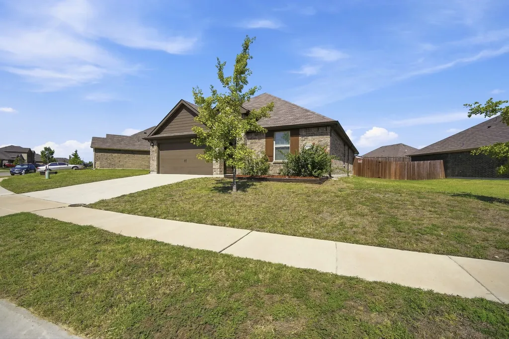 1100 Canterbury Lane Ennis TX 75119