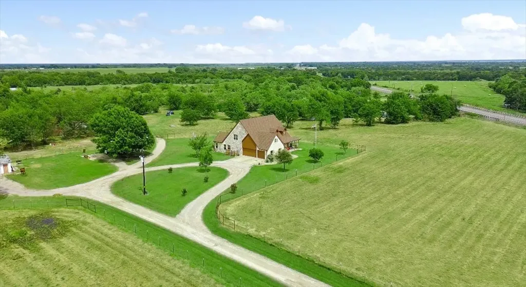 7303 S Us Highway 287 Corsicana TX 75109
