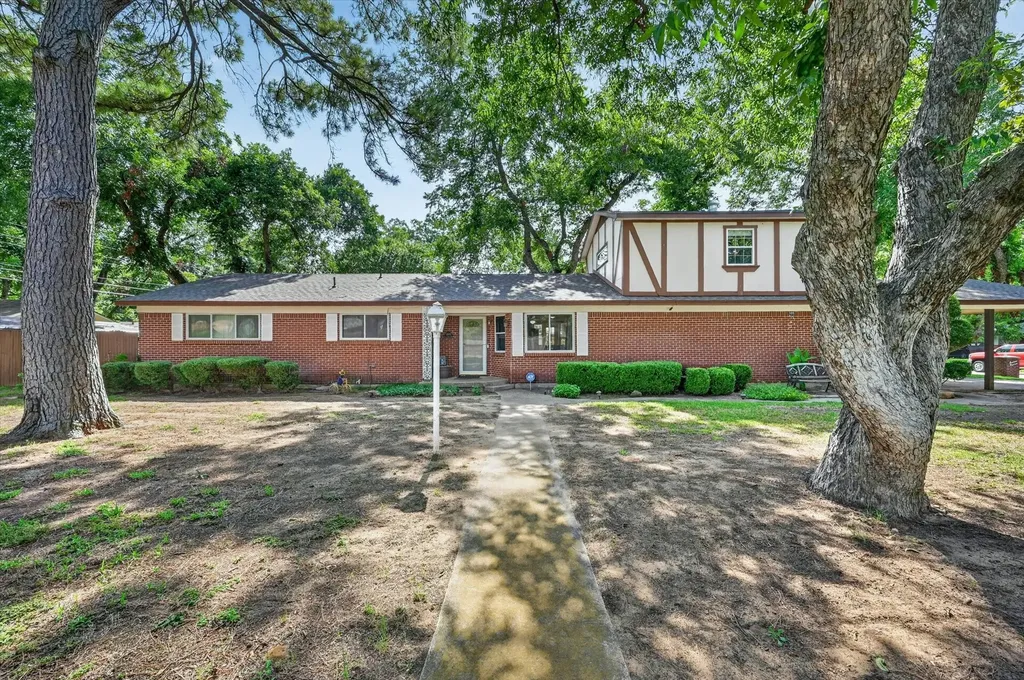 1800 Pecan Park Drive Arlington TX 76012