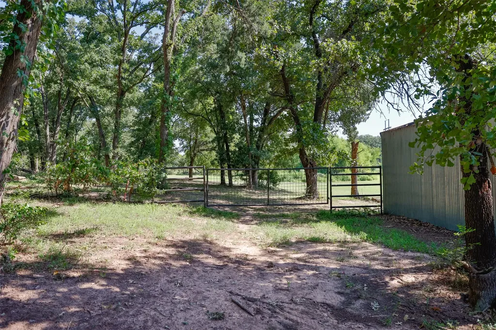 671 County Road 163 Gainesville TX 76240