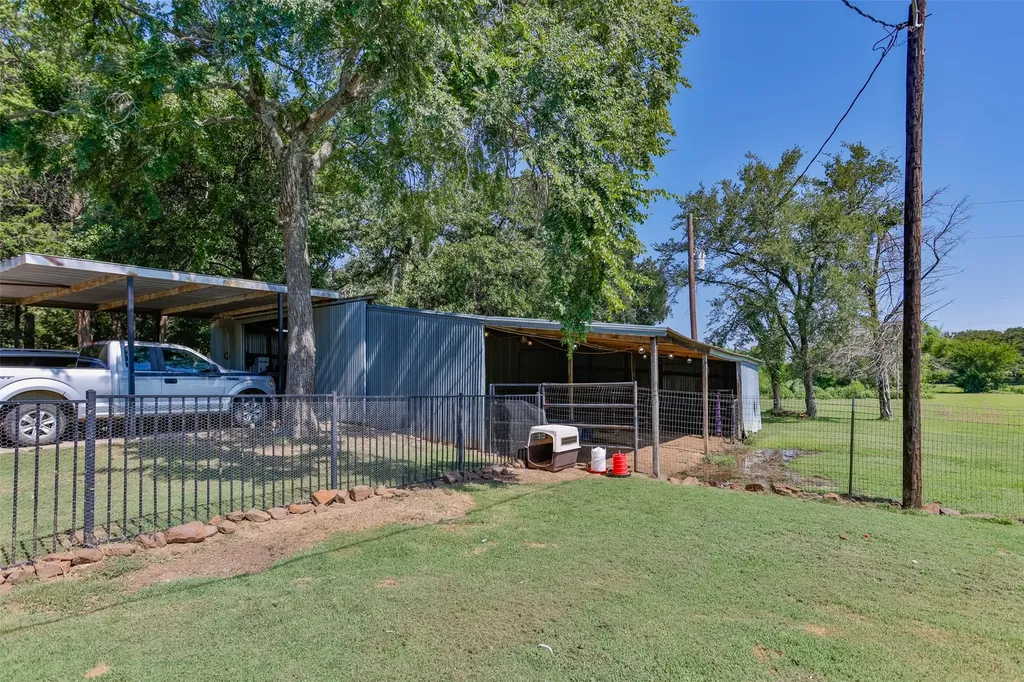 671 County Road 163 Gainesville TX 76240