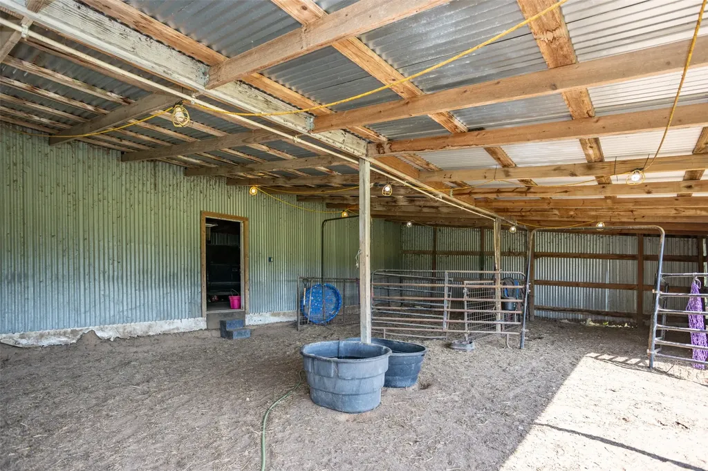 671 County Road 163 Gainesville TX 76240