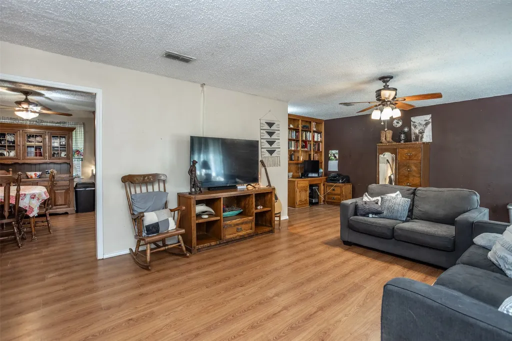 671 County Road 163 Gainesville TX 76240