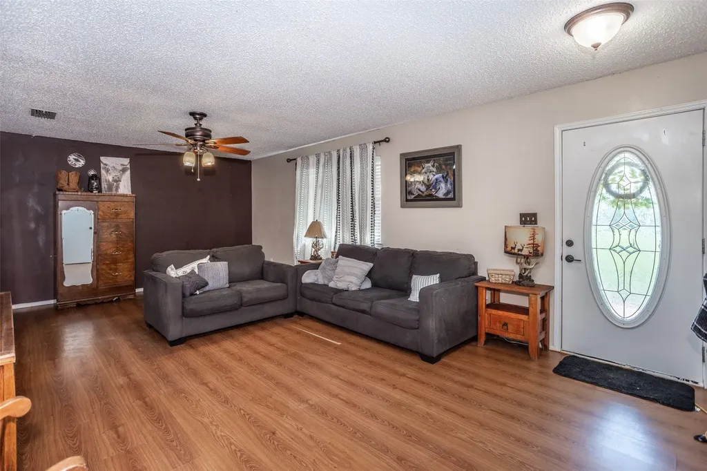 671 County Road 163 Gainesville TX 76240