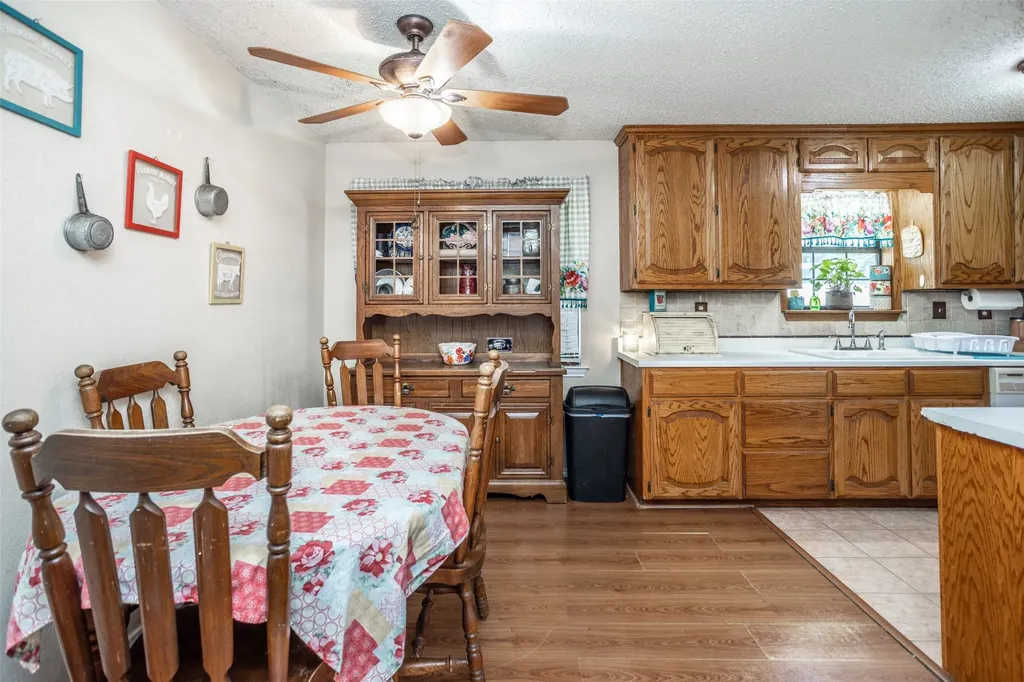 671 County Road 163 Gainesville TX 76240