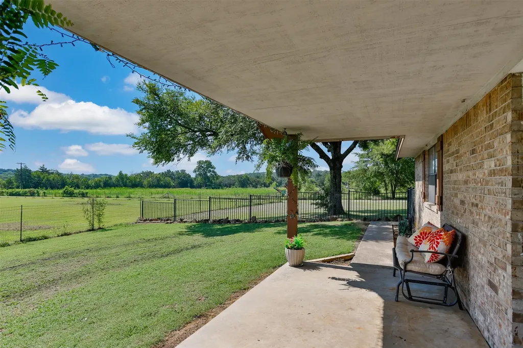 671 County Road 163 Gainesville TX 76240