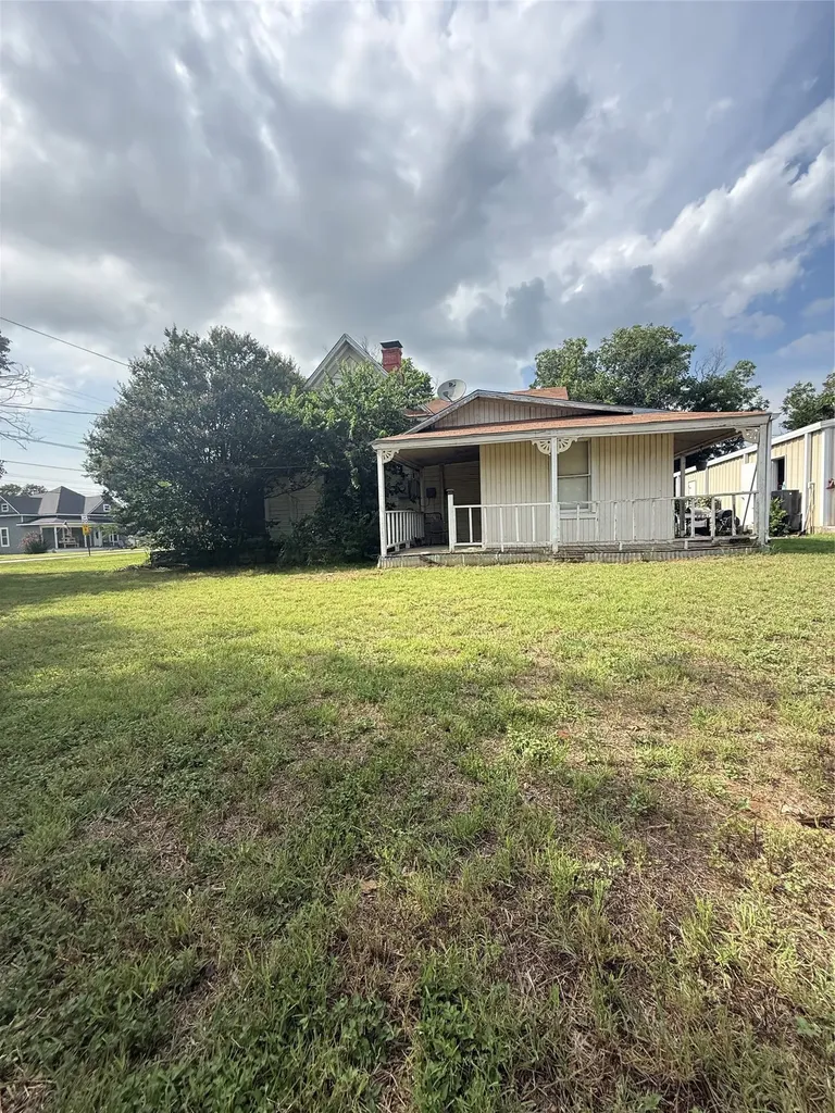 803 Third Street Bangs TX 76823