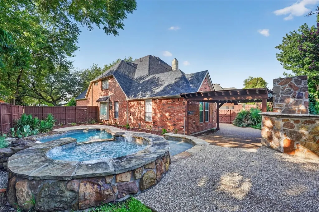 4209 Pinecreek Drive Rowlett TX 75088