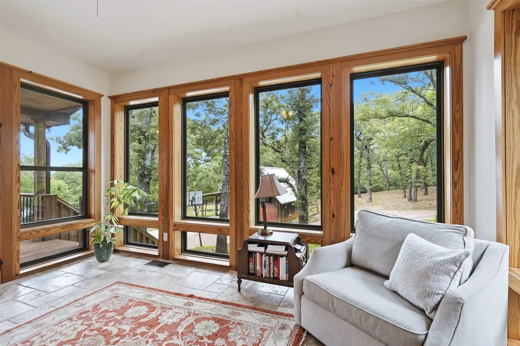 1100 Crazy Horse Trail Burleson TX 76028
