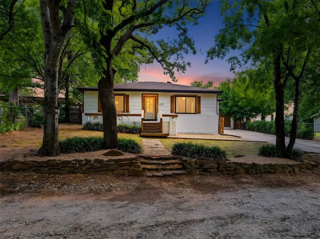 627 Francks Circle Shady Shores TX 76208