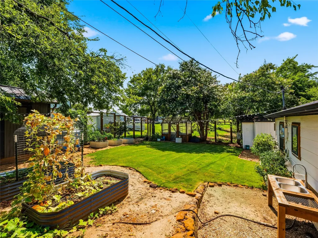 627 Francks Circle Shady Shores TX 76208