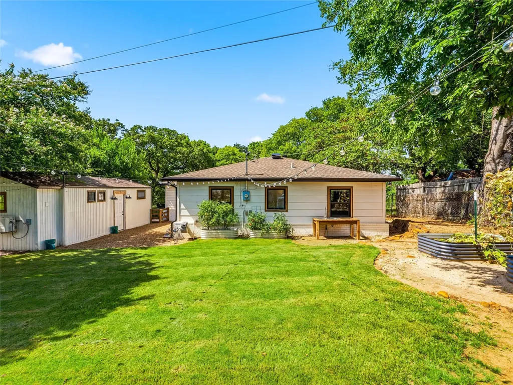627 Francks Circle Shady Shores TX 76208