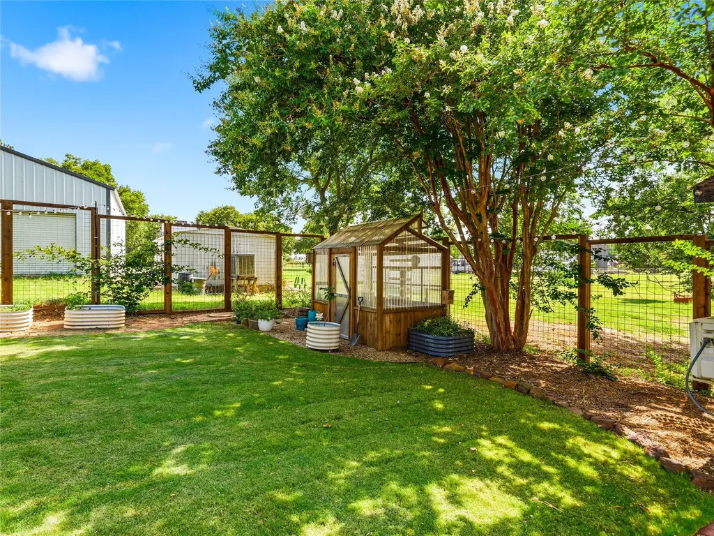 627 Francks Circle Shady Shores TX 76208