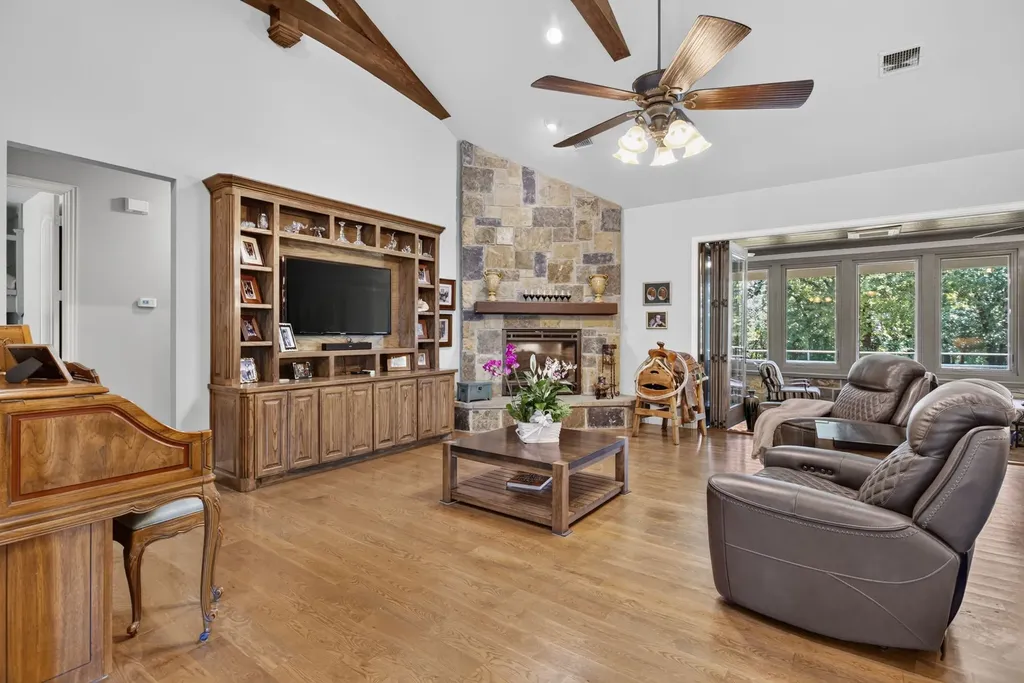 3012 County Road 919 Burleson TX 76028
