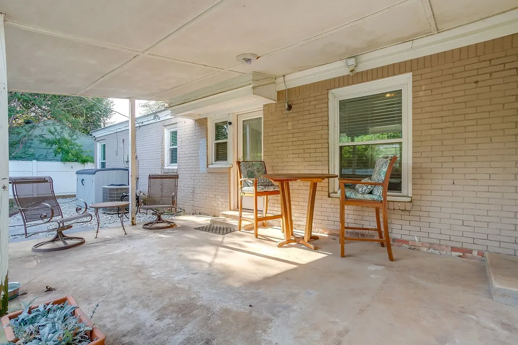 6404 Malvey Avenue Fort Worth TX 76116