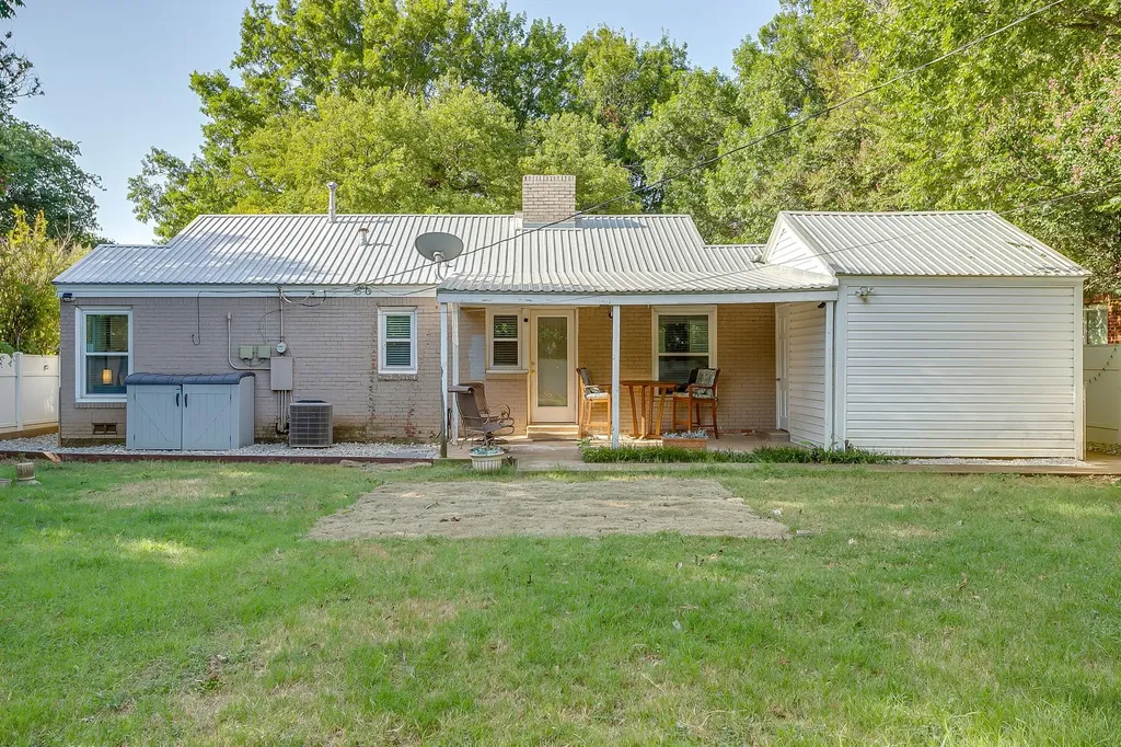 6404 Malvey Avenue Fort Worth TX 76116