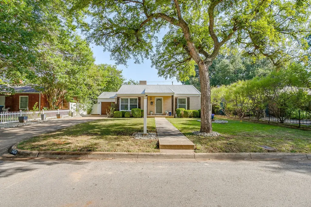 6404 Malvey Avenue Fort Worth TX 76116