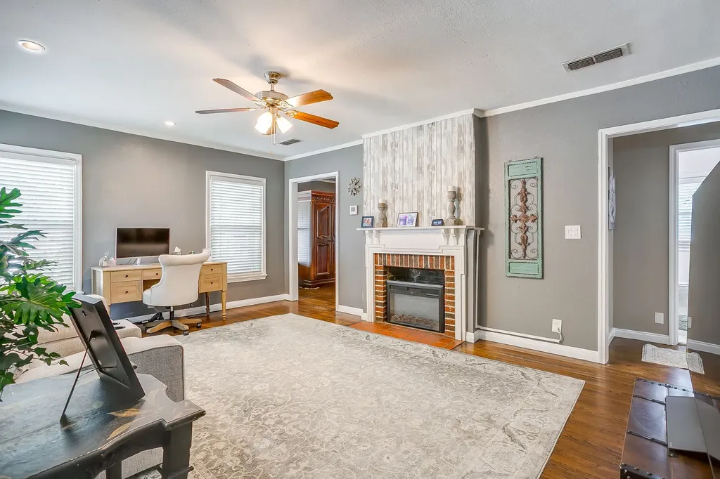 6404 Malvey Avenue Fort Worth TX 76116
