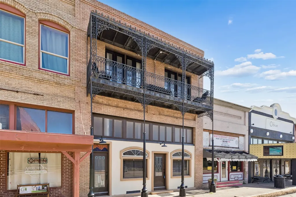 118 W Grand Street Whitewright TX 75491