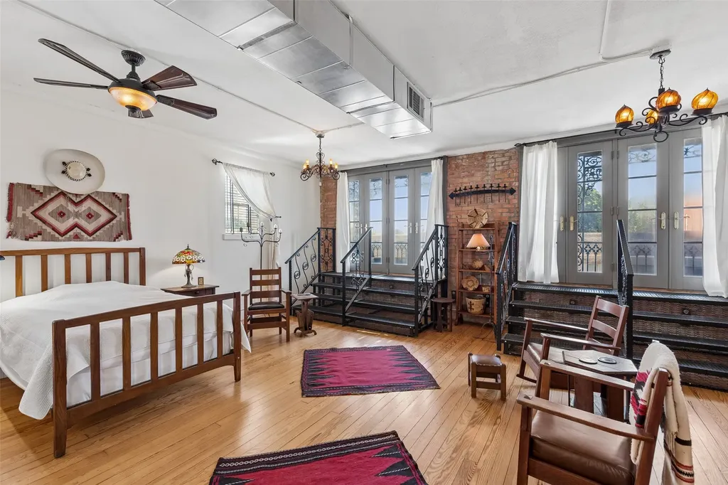 118 W Grand Street Whitewright TX 75491