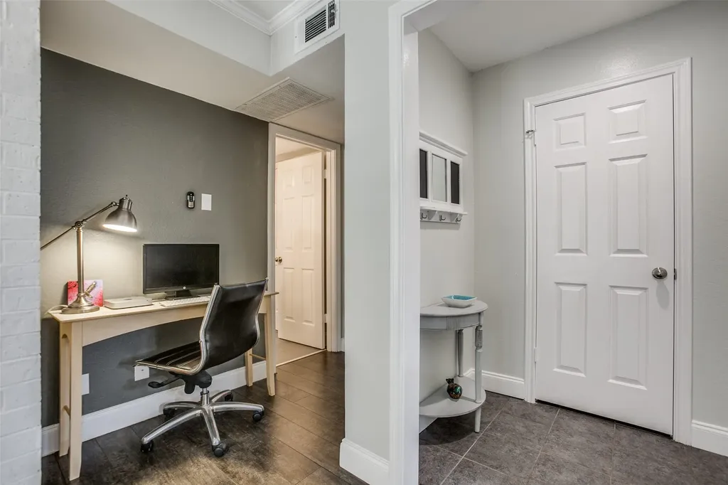16301 Ledgemont Lane Addison TX 75001