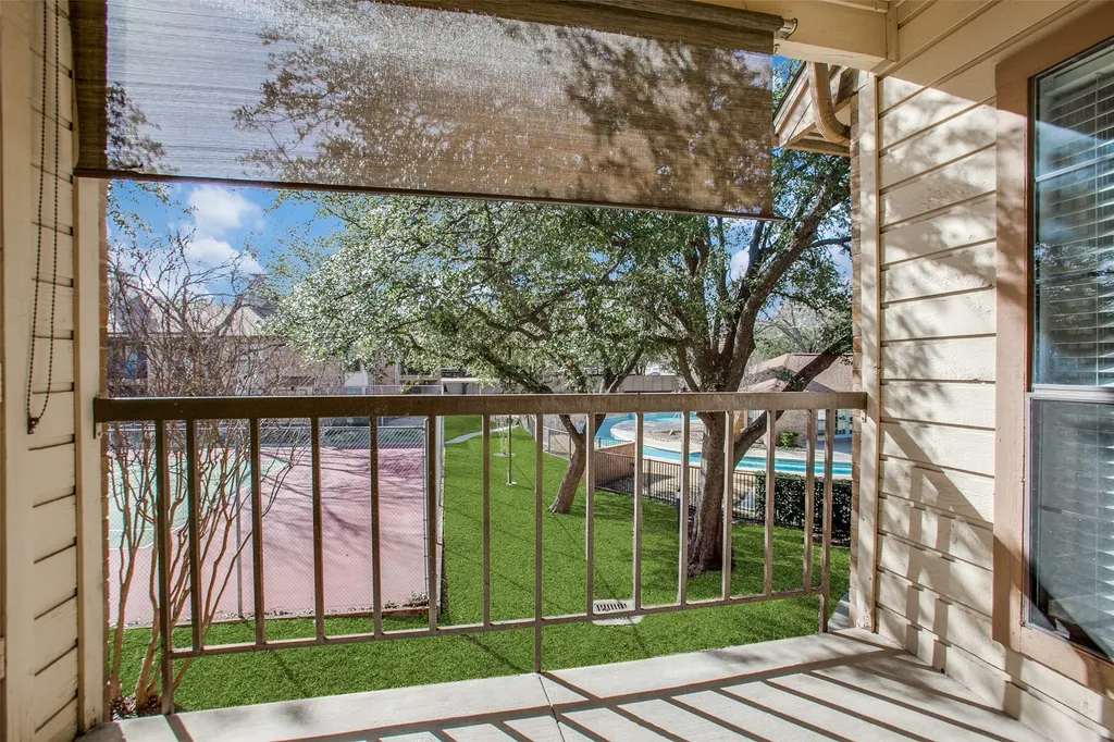 16301 Ledgemont Lane Addison TX 75001