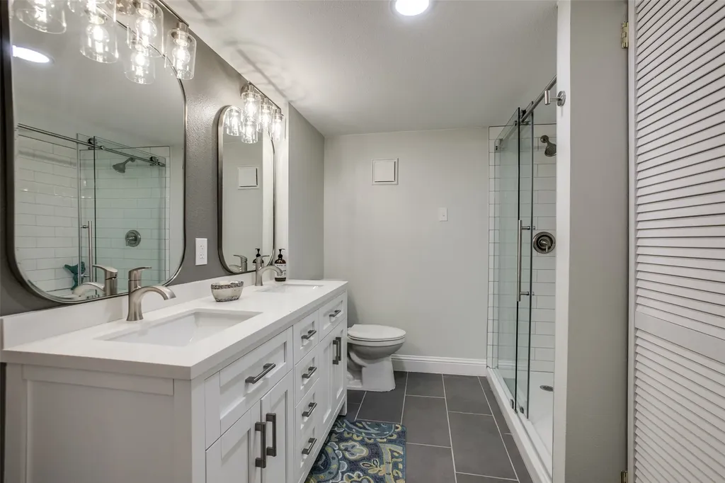 16301 Ledgemont Lane Addison TX 75001