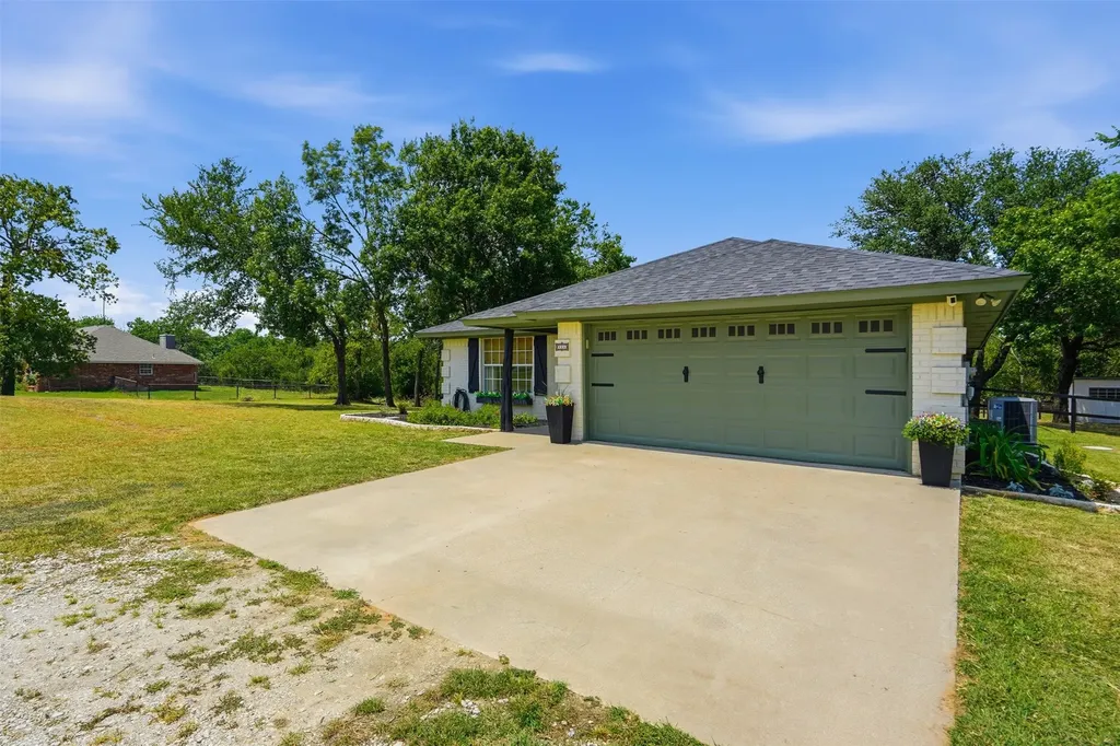 986 Eagles Way Springtown TX 76082