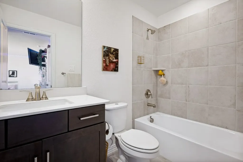 2425 Glacier Ridge Corinth TX 76210
