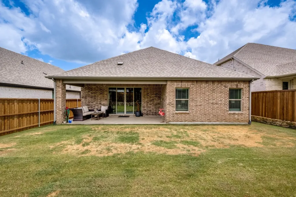 2425 Glacier Ridge Corinth TX 76210
