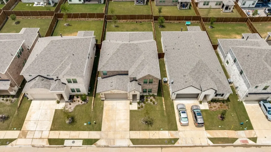 2425 Glacier Ridge Corinth TX 76210