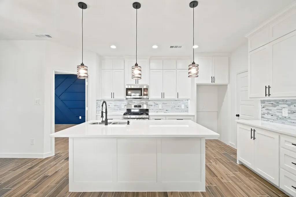 1038 Barton Avenue Glenn Heights TX 75154