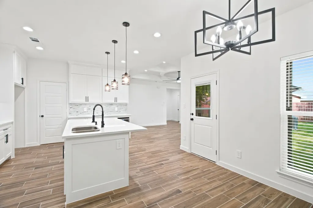 1038 Barton Avenue Glenn Heights TX 75154