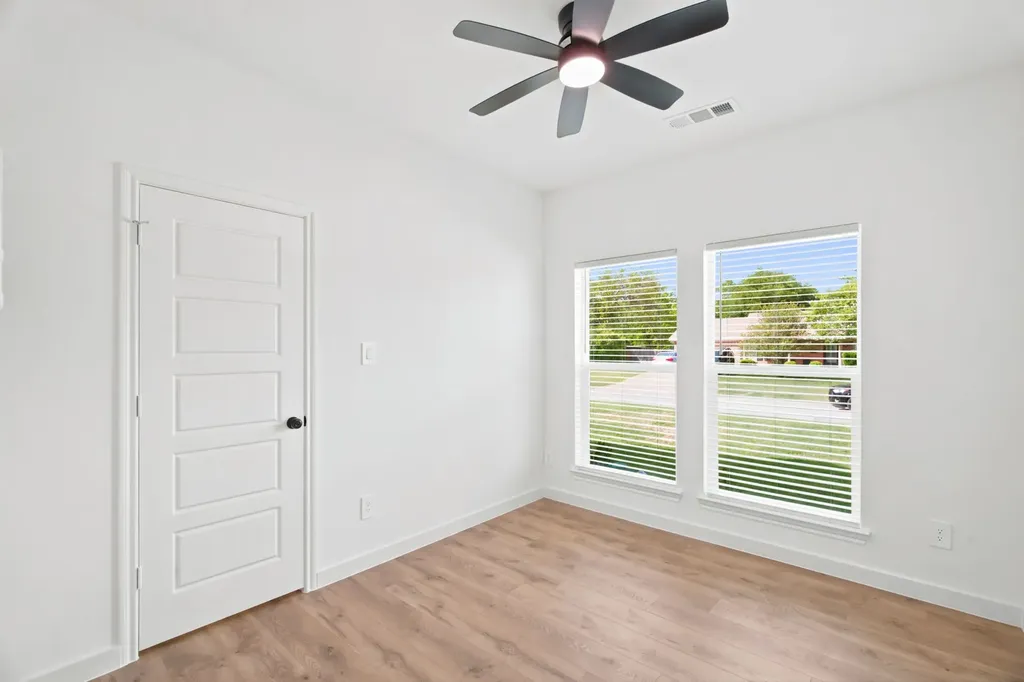 1038 Barton Avenue Glenn Heights TX 75154