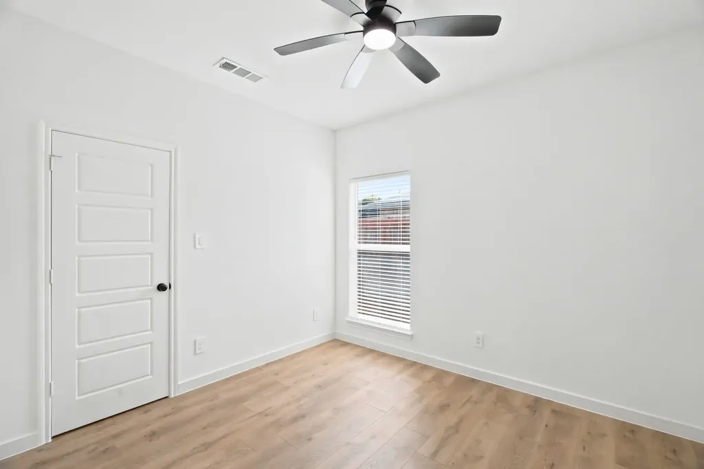 1038 Barton Avenue Glenn Heights TX 75154