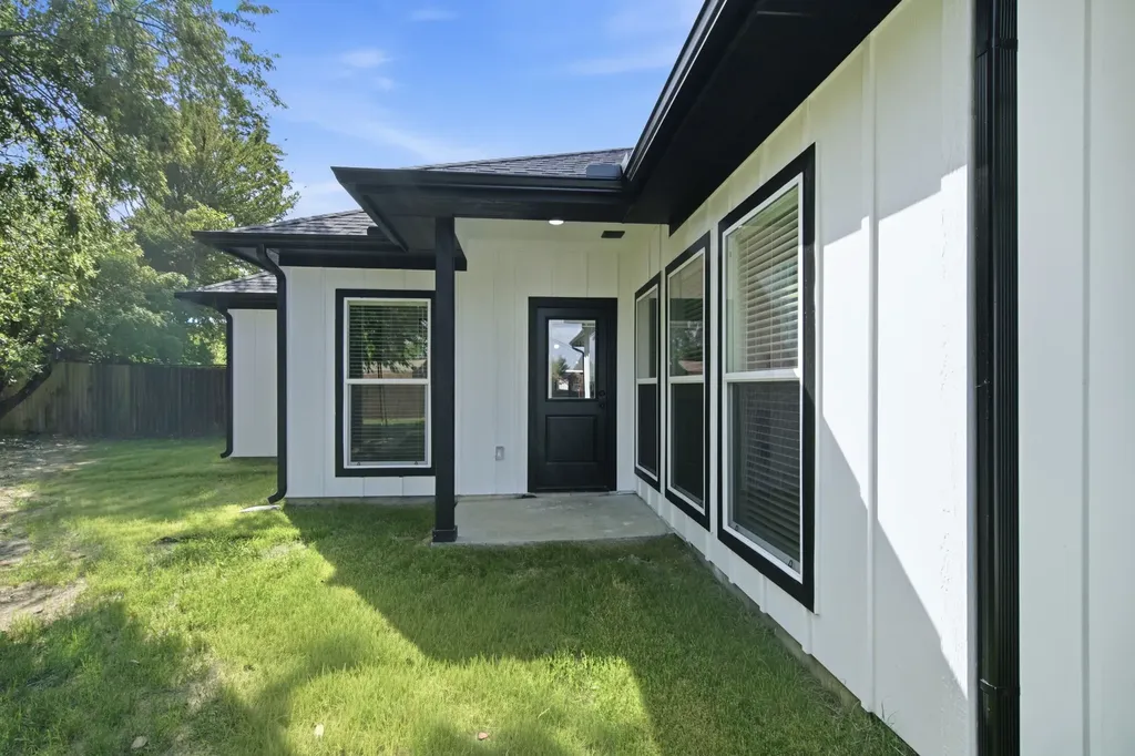 1038 Barton Avenue Glenn Heights TX 75154