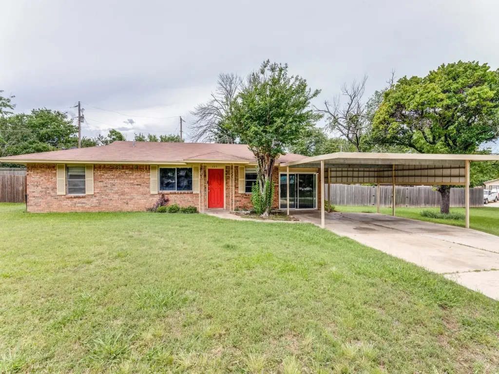 325 Walnut Avenue Azle TX 76020