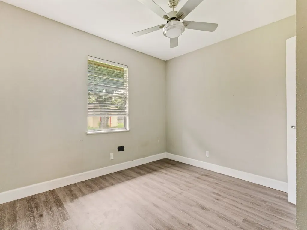 325 Walnut Avenue Azle TX 76020