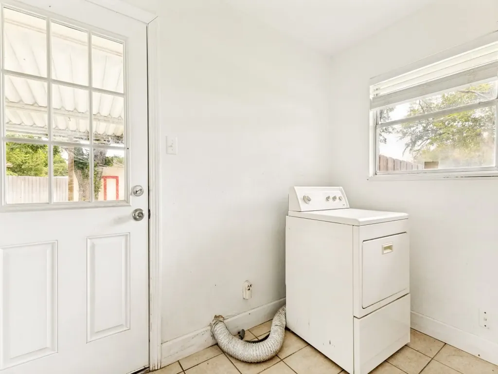 325 Walnut Avenue Azle TX 76020