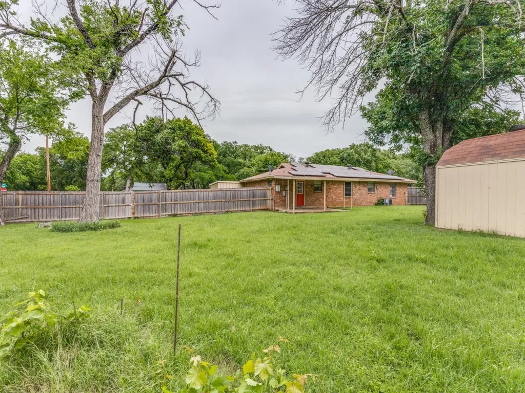 325 Walnut Avenue Azle TX 76020