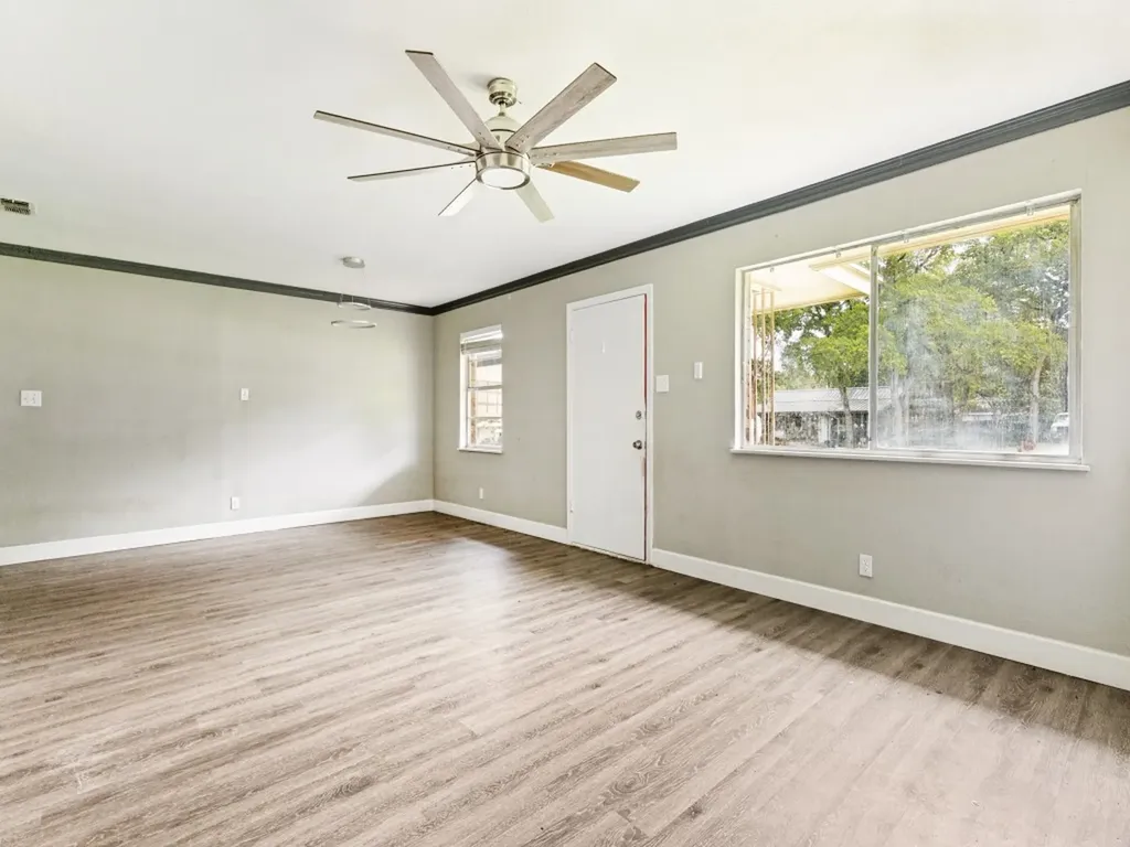 325 Walnut Avenue Azle TX 76020