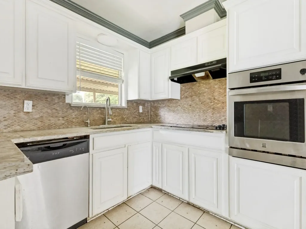 325 Walnut Avenue Azle TX 76020