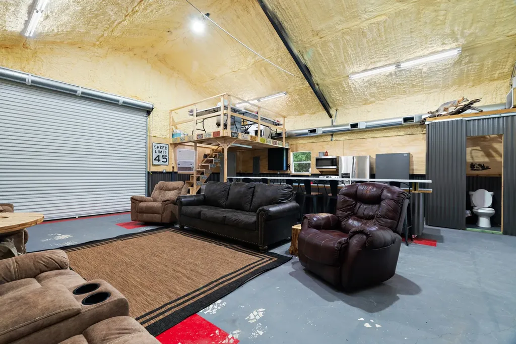12234 Farm Road 195 Paris TX 75462