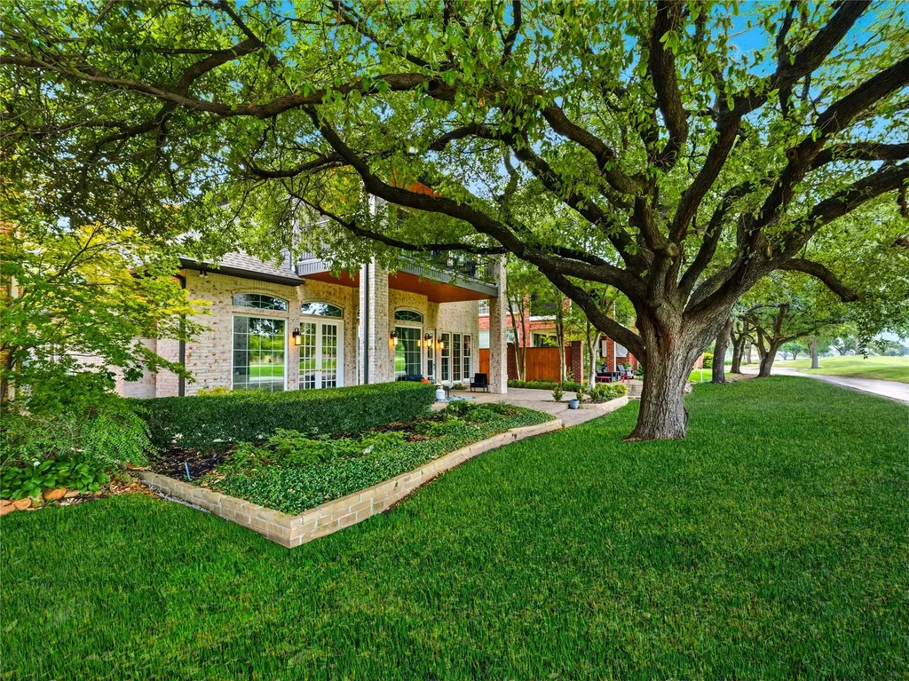 5120 Briar Tree Drive Dallas TX 75248