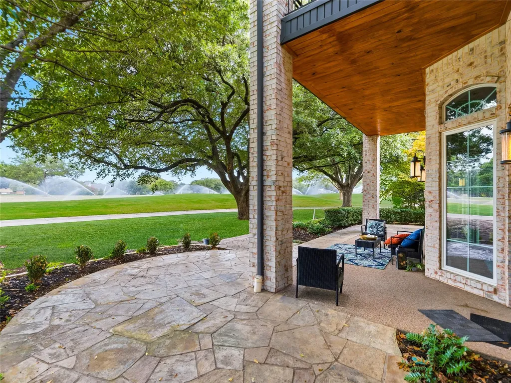 5120 Briar Tree Drive Dallas TX 75248