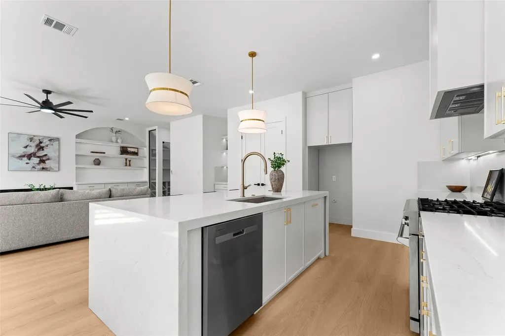6911 Mohawk Drive Dallas TX 75235
