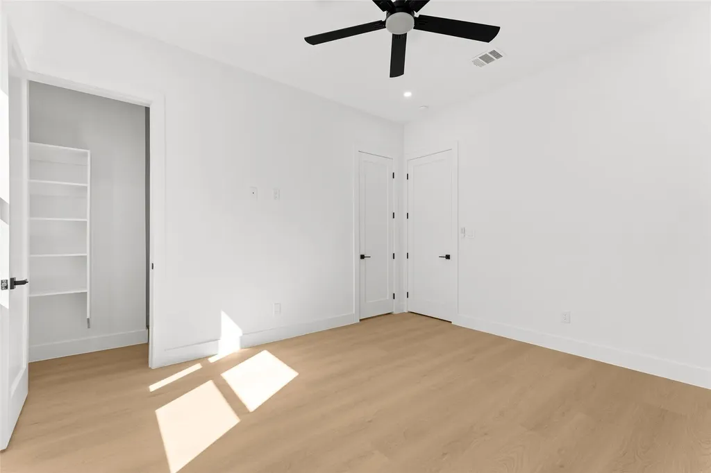 6911 Mohawk Drive Dallas TX 75235