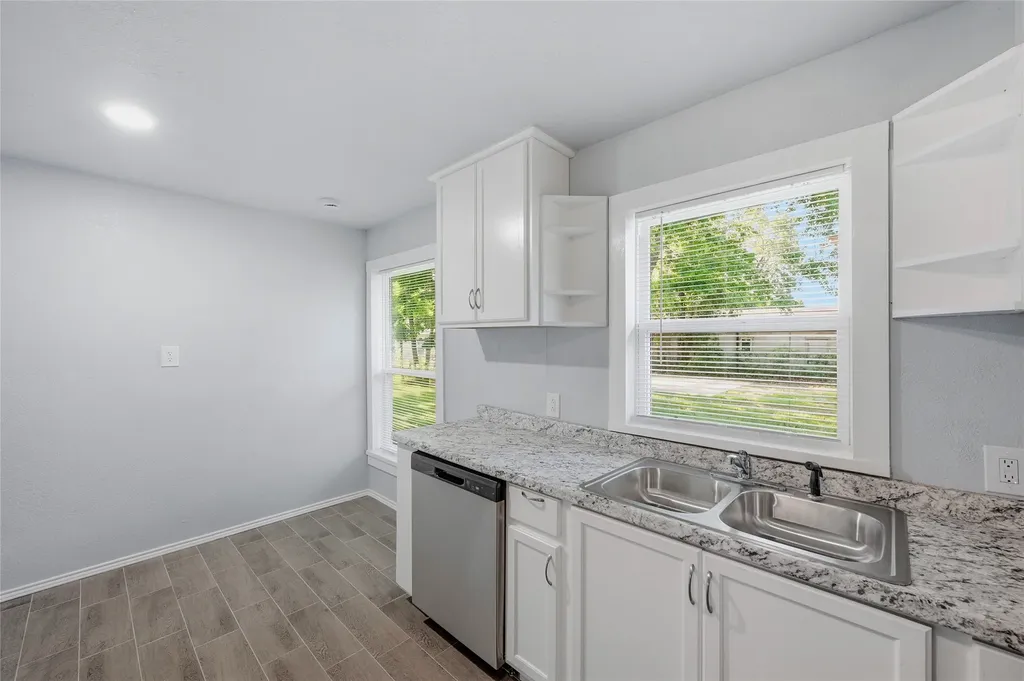 718 W Belden Street Sherman TX 75092