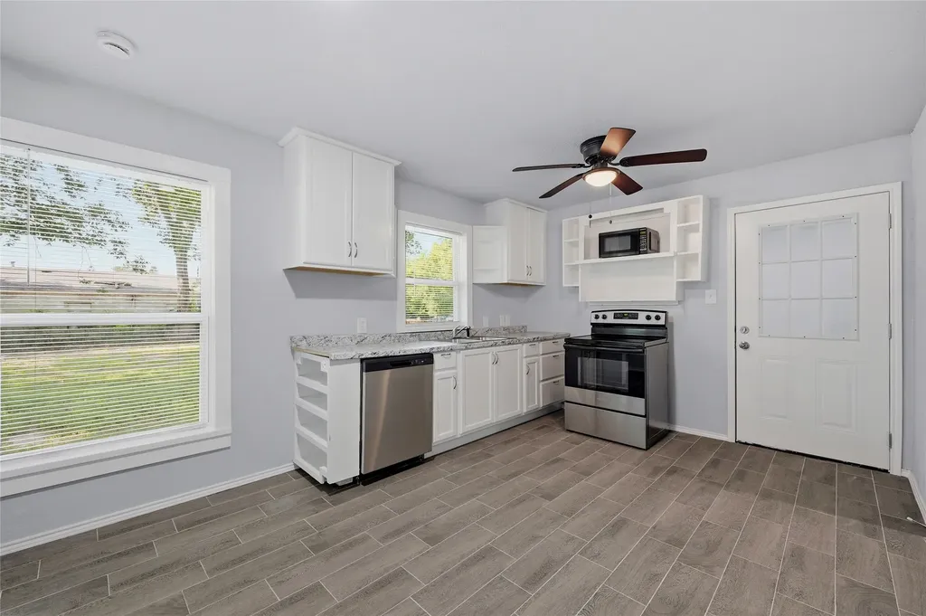 718 W Belden Street Sherman TX 75092
