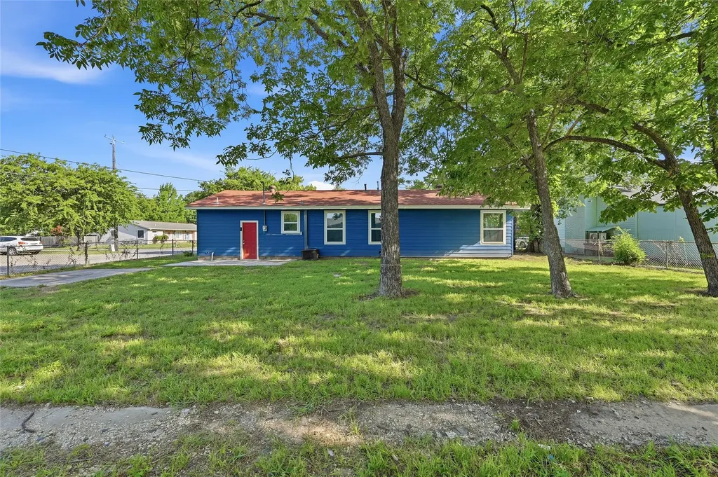 718 W Belden Street Sherman TX 75092